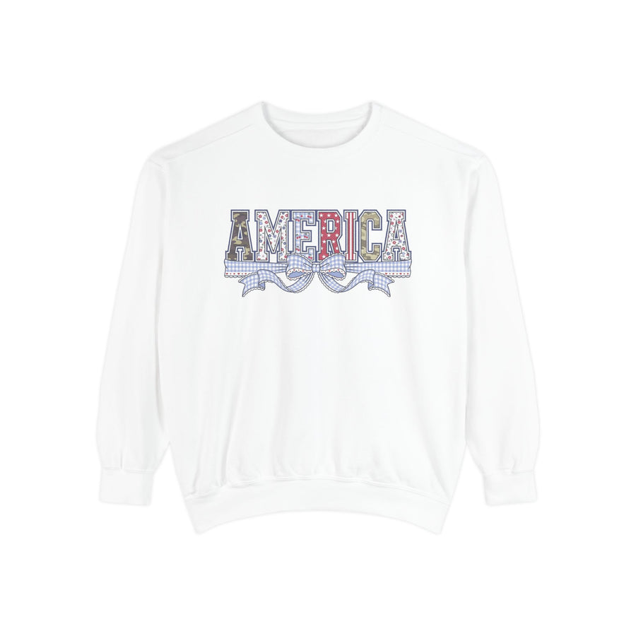 Patriotic America Bow Sweatshirt, Coquette USA Crewneck for Women, Vintage Americana Pullover, Fourth of July Sweatshirt Gift