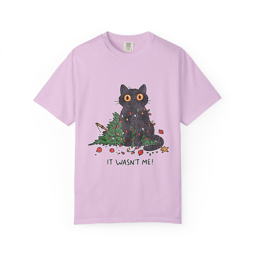 It Wasn't Me Black Cat Christmas Shirt, Funny Holiday T-Shirt, Mischievous Kitty Lights Tee, Gift for Cat Mom, Cat Dad, Christmas Party Top