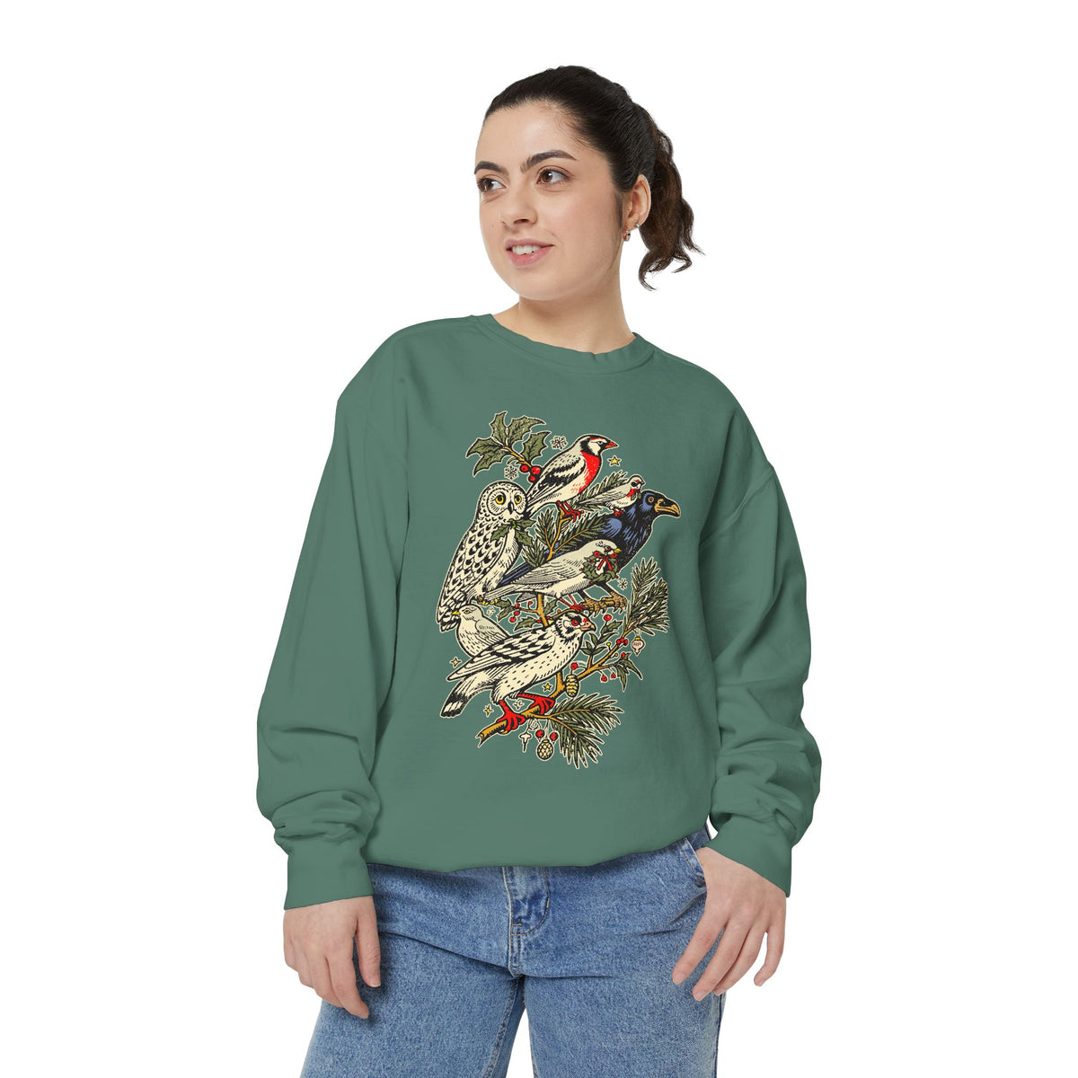 Winter Birds Graphic Sweatshirt, Vintage Woodland Pullover for Bird Lovers, Festive Nature Top, Cozy Christmas Gift for Birdwatchers