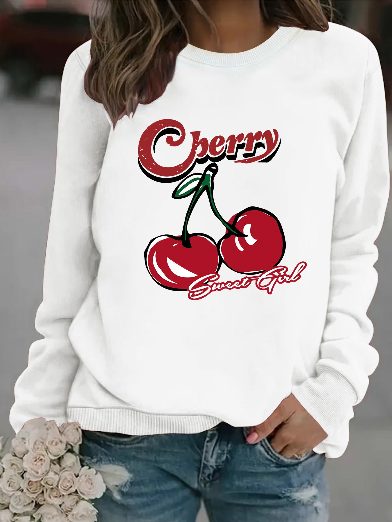Long sleeved round neck pullover sweatshirt sweatshirt