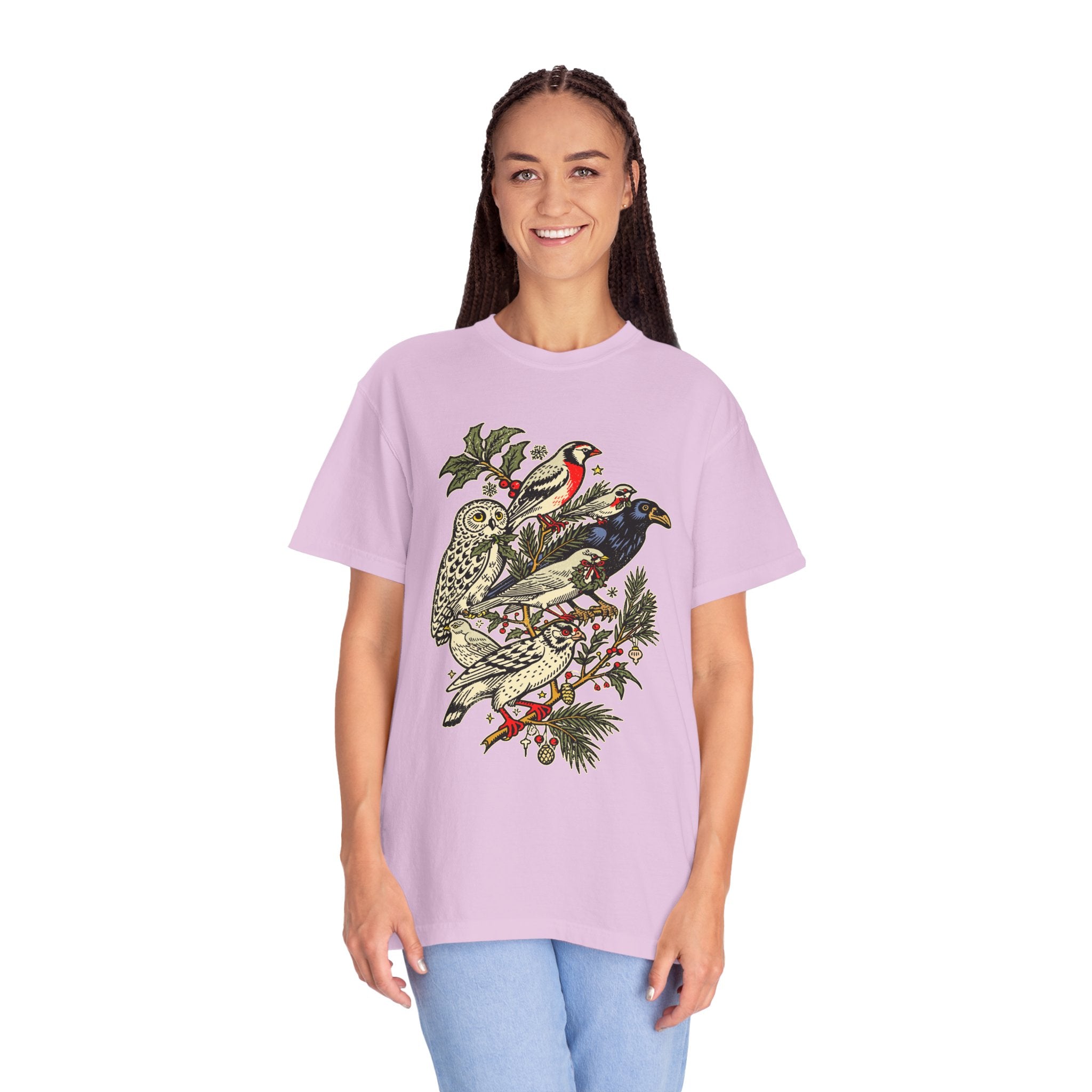 Winter Birds Graphic Shirt, Vintage Woodland T-Shirt for Bird Lovers, Festive Nature Tee, Cozy Christmas Gift for Birdwatchers and Moms