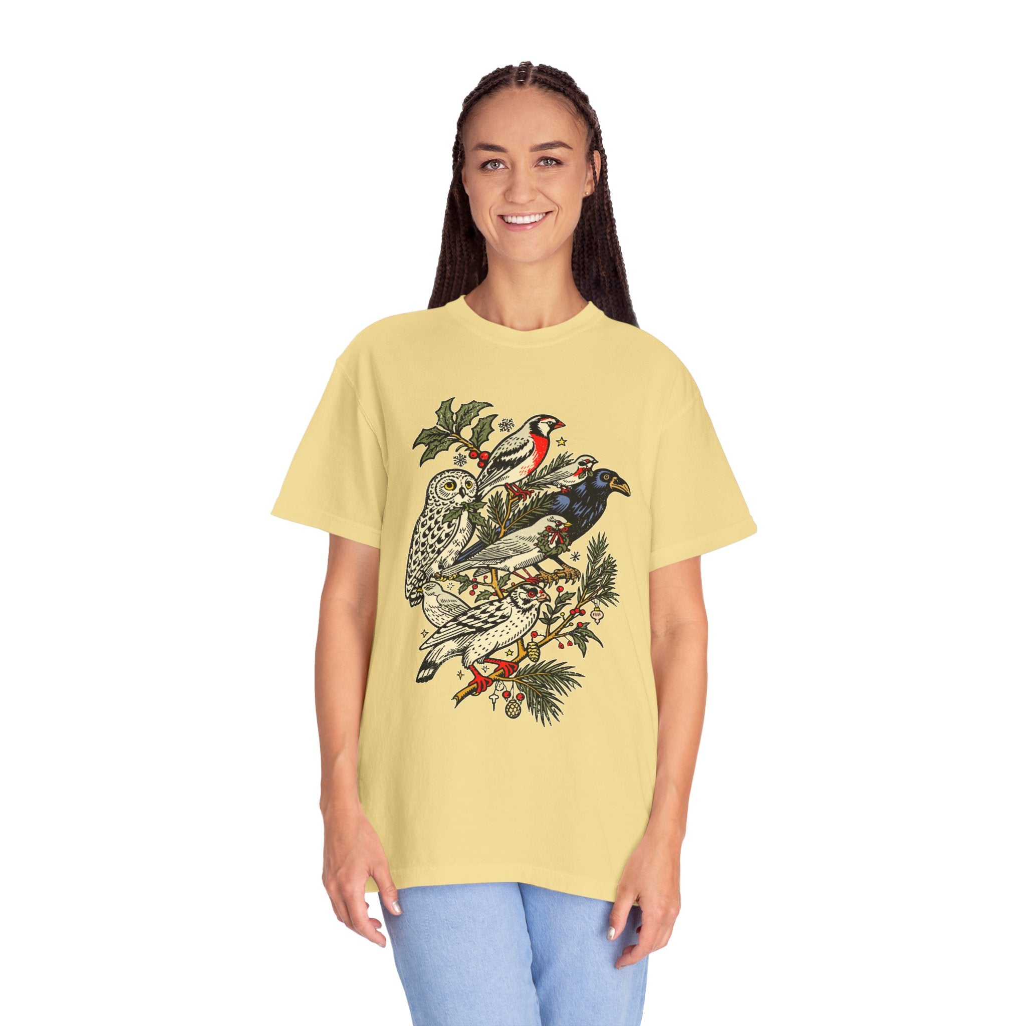 Winter Birds Graphic Shirt, Vintage Woodland T-Shirt for Bird Lovers, Festive Nature Tee, Cozy Christmas Gift for Birdwatchers and Moms