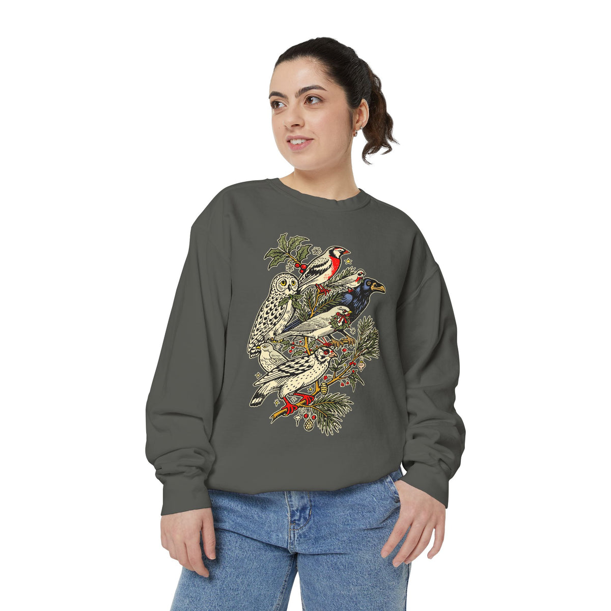 Winter Birds Graphic Sweatshirt, Vintage Woodland Pullover for Bird Lovers, Festive Nature Top, Cozy Christmas Gift for Birdwatchers