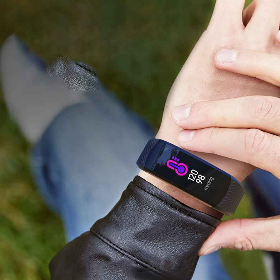 C6S white and gray fitness bracelet, angled view showing heart rate, calories, and step count