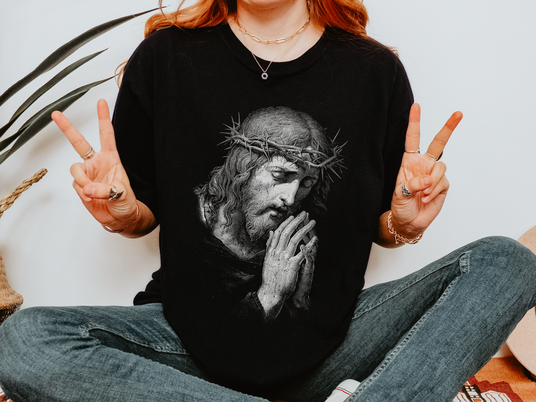 Jesus Praying Graphic Tee, Christian Faith T Shirt, Religious Streetwear Shirt, Vintage Jesus Shirt for Women Men