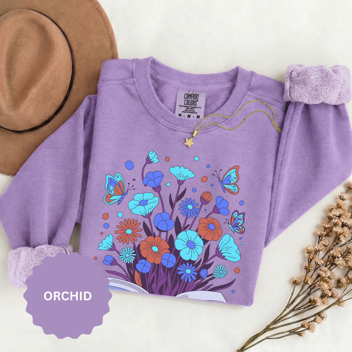 Book Lover Floral Sweatshirt, Open Book and Wildflower Crewneck, Reader Librarian Gift, Cozy Literary Pullover for Women and Teachers