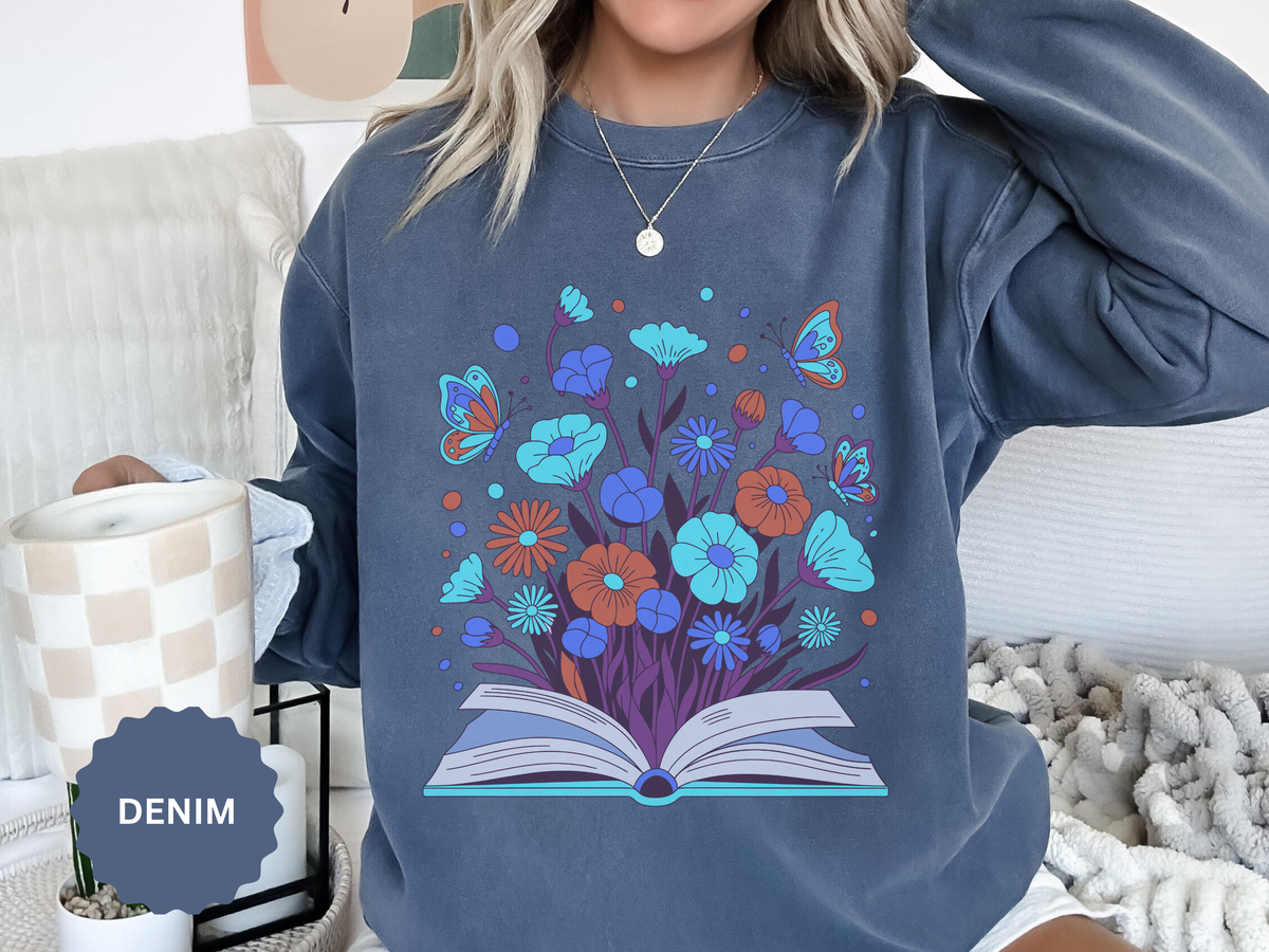 Book Lover Floral Sweatshirt, Open Book and Wildflower Crewneck, Reader Librarian Gift, Cozy Literary Pullover for Women and Teachers