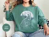 Howling Wolf Moon Sweatshirt, Mountain Forest Crewneck, Wildlife Lover Gift, Rustic Wilderness Graphic Cozy Outdoor Pullover Unisex Top