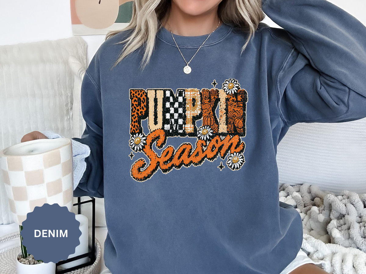 Pumpkin Season Sweatshirt, Retro Leopard Checker Fall Pullover, Cute Autumn Gift for Women, Cozy Thanksgiving October Outfit for Her