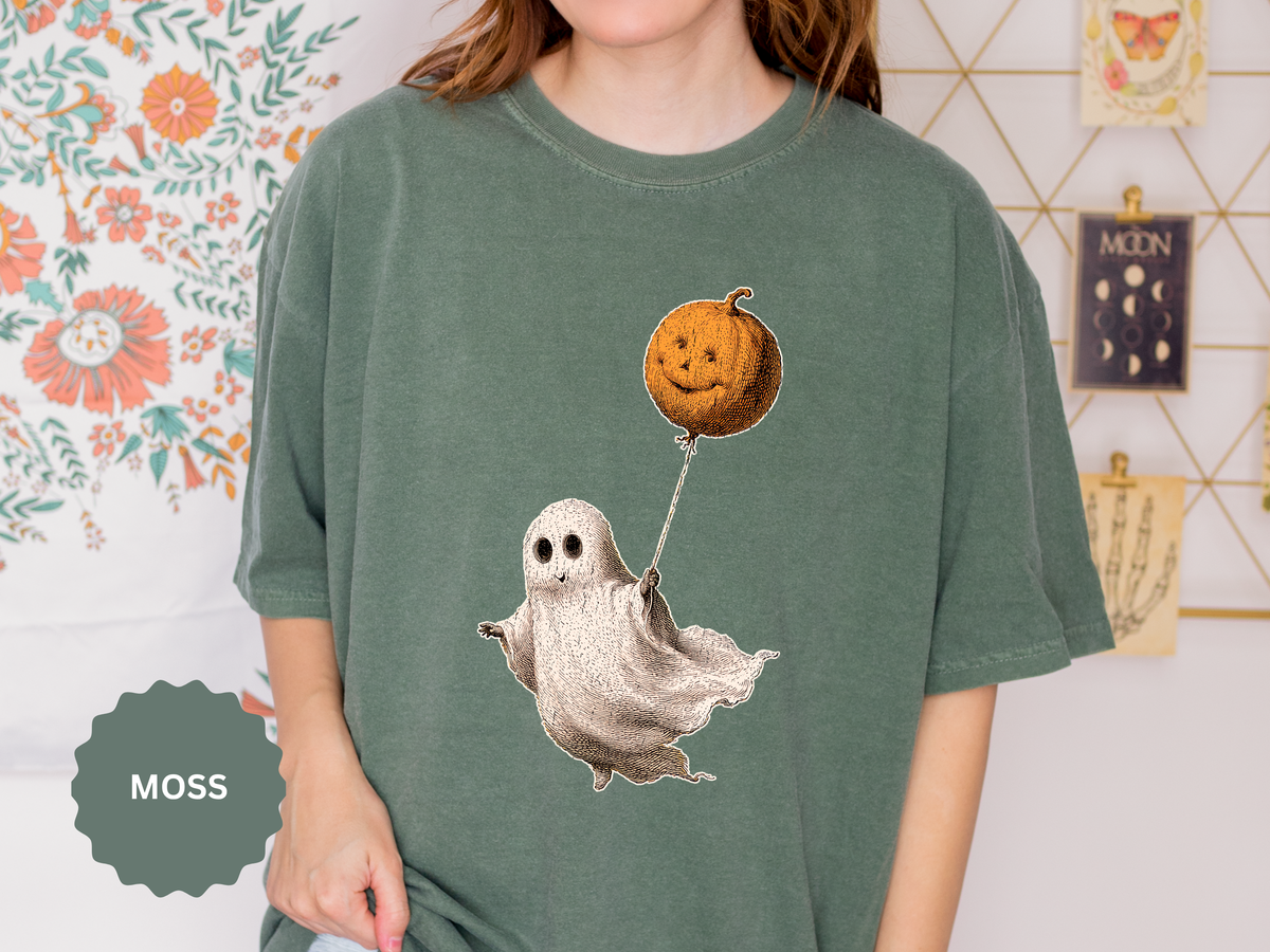 Cute Ghost Halloween Shirt, Pumpkin Balloon Graphic Tee, Vintage Spooky Season Gift for Women, Cozy October Fall Outfit for Ghost Lovers