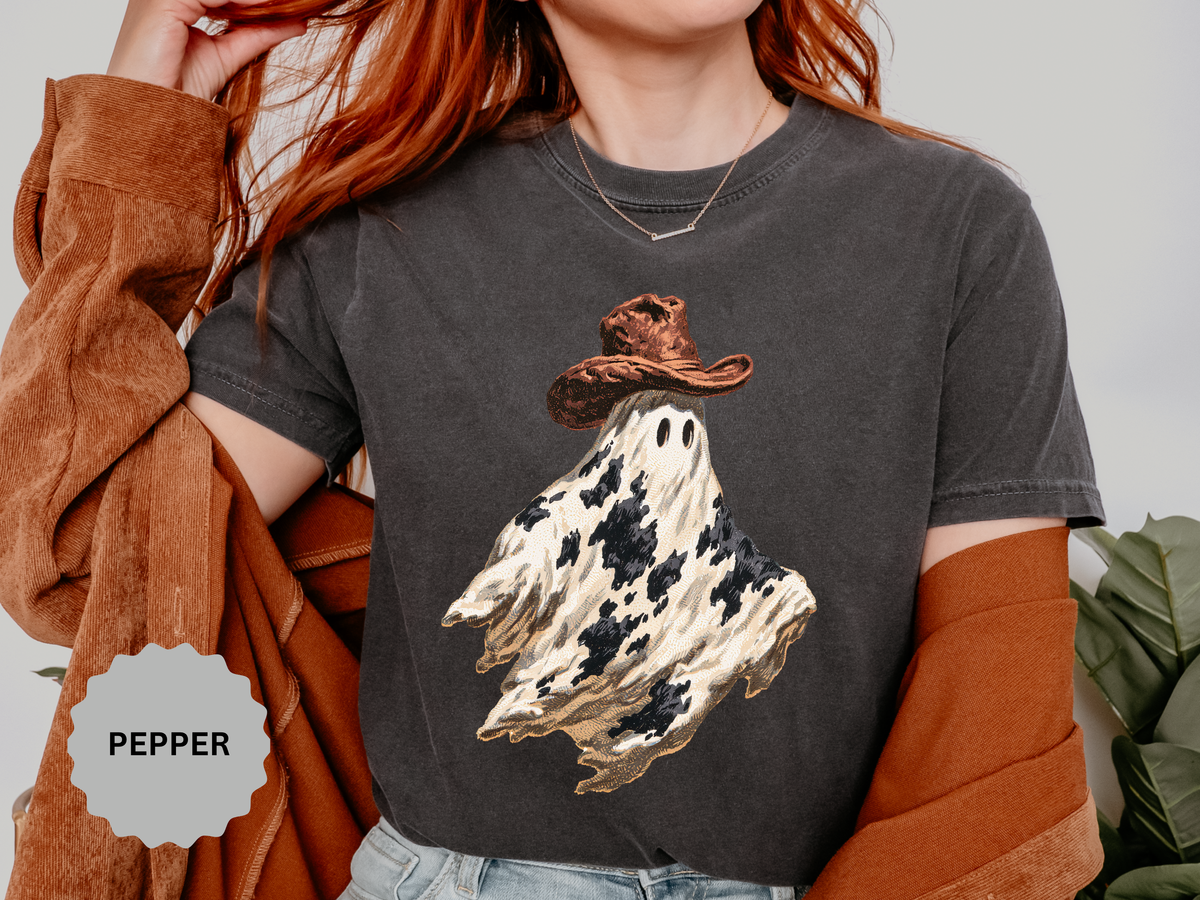 Western Ghost Halloween Shirt, Cowboy Hat Spooky Graphic Tee, Cute Vintage Fall Gift for Cowgirl, Country October Outfit for Women