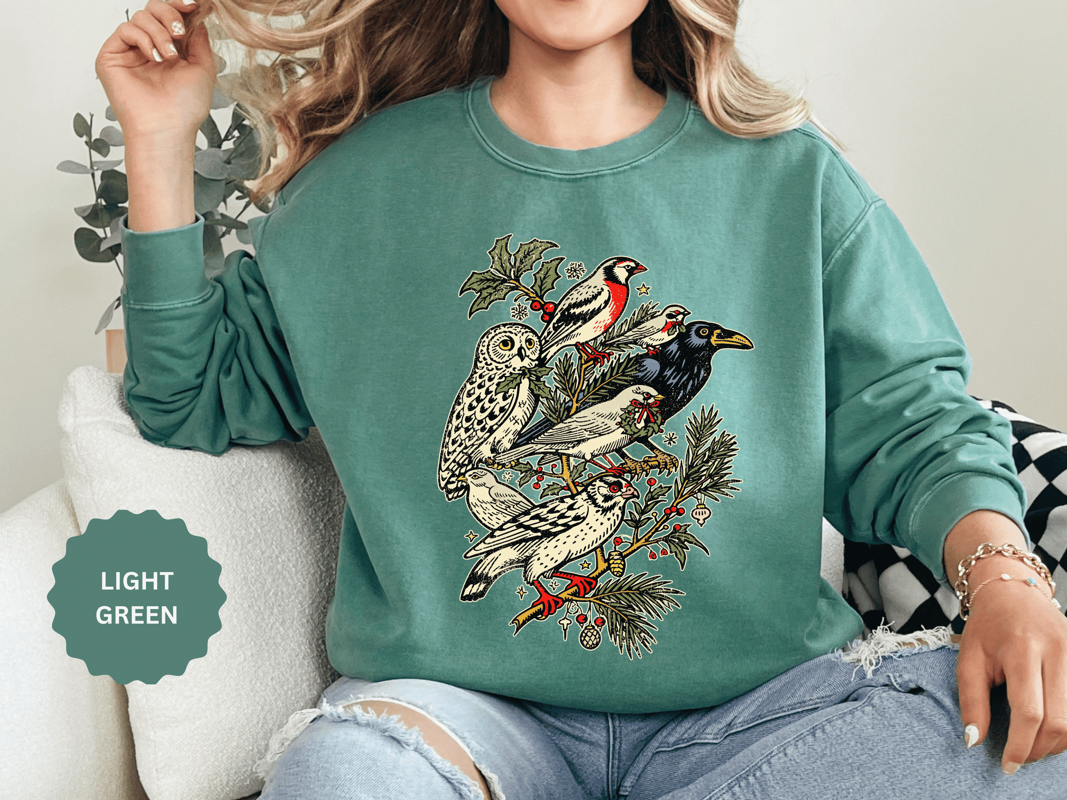 Winter Birds Graphic Sweatshirt, Vintage Woodland Pullover for Bird Lovers, Festive Nature Top, Cozy Christmas Gift for Birdwatchers