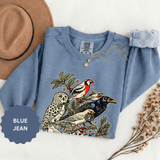 Winter Birds Graphic Sweatshirt, Vintage Woodland Pullover for Bird Lovers, Festive Nature Top, Cozy Christmas Gift for Birdwatchers