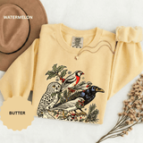 Winter Birds Graphic Sweatshirt, Vintage Woodland Pullover for Bird Lovers, Festive Nature Top, Cozy Christmas Gift for Birdwatchers