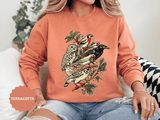 Winter Birds Graphic Sweatshirt, Vintage Woodland Pullover for Bird Lovers, Festive Nature Top, Cozy Christmas Gift for Birdwatchers