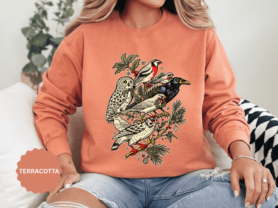 Winter Birds Graphic Sweatshirt, Vintage Woodland Pullover for Bird Lovers, Festive Nature Top, Cozy Christmas Gift for Birdwatchers