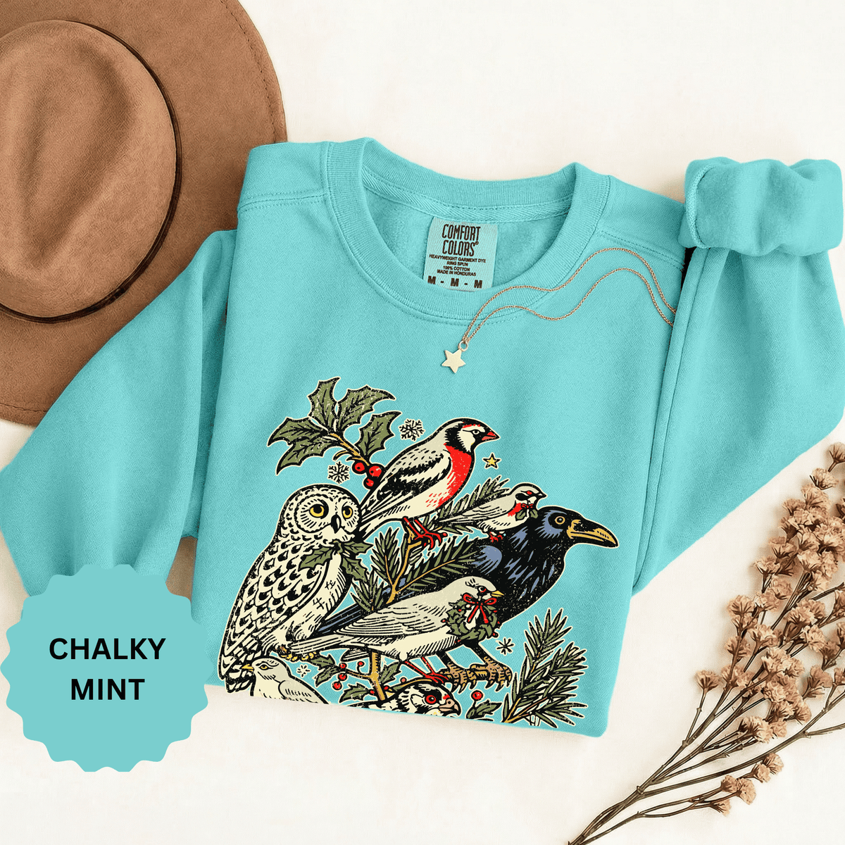 Winter Birds Graphic Sweatshirt, Vintage Woodland Pullover for Bird Lovers, Festive Nature Top, Cozy Christmas Gift for Birdwatchers