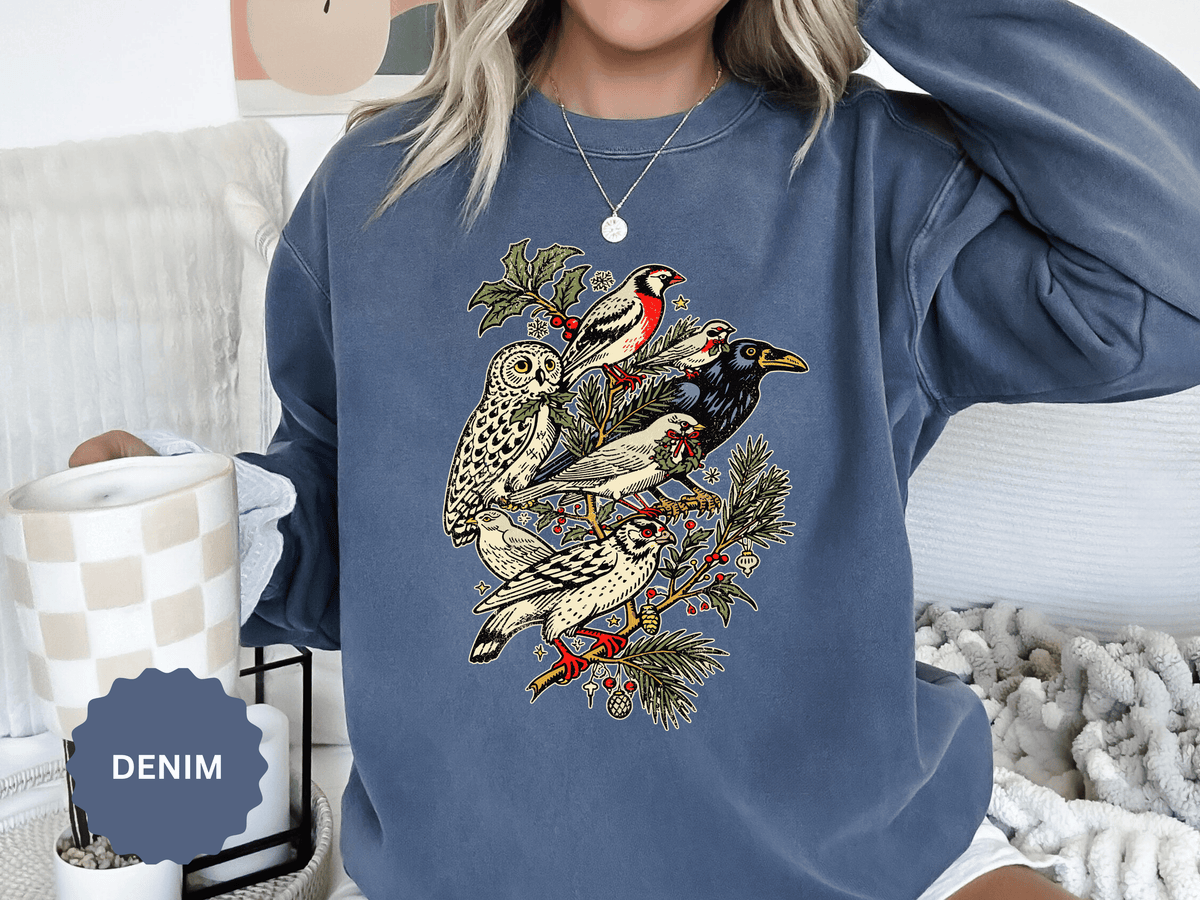 Winter Birds Graphic Sweatshirt, Vintage Woodland Pullover for Bird Lovers, Festive Nature Top, Cozy Christmas Gift for Birdwatchers