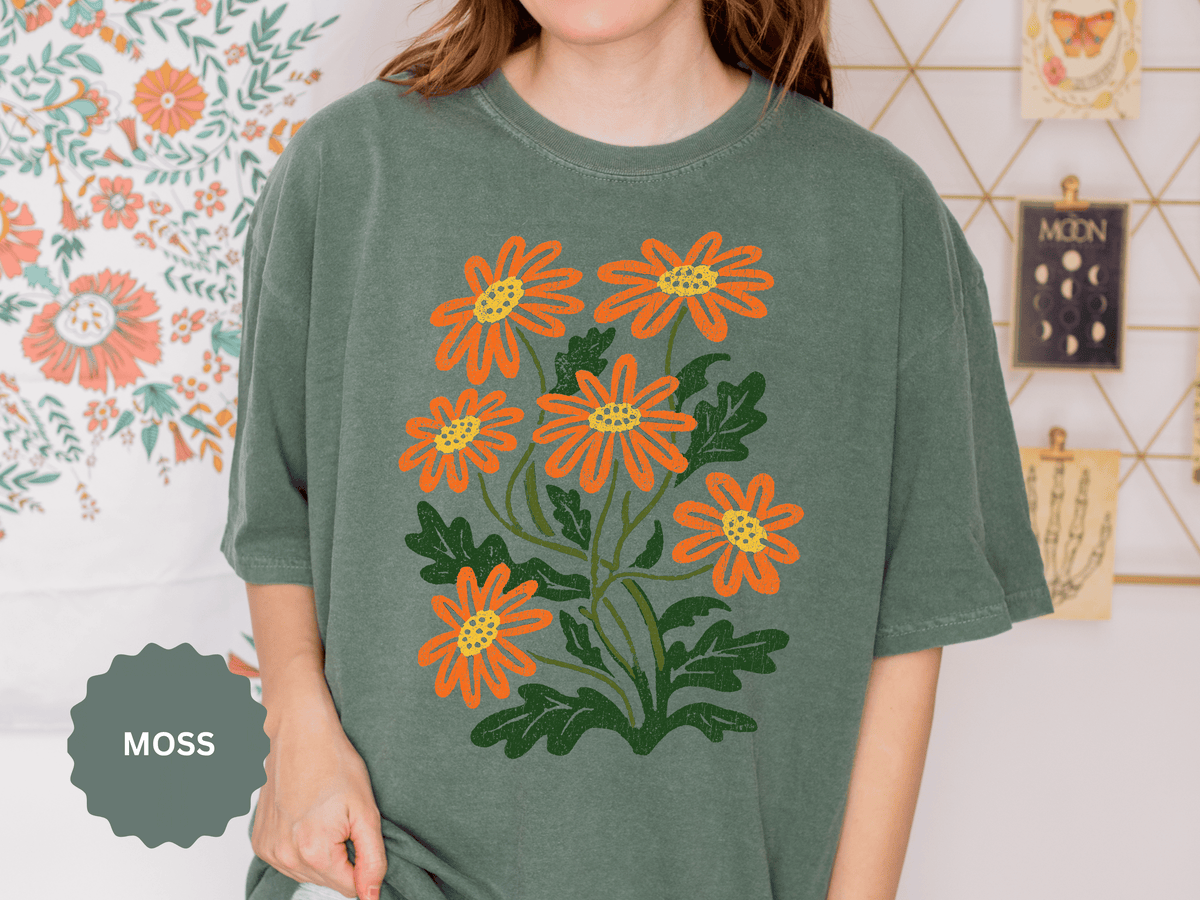 Orange Daisy Graphic Shirt, Retro Floral T-Shirt for Flower Lovers, Groovy Botanical Tee, Cheerful Garden Gift for Women and Gardeners