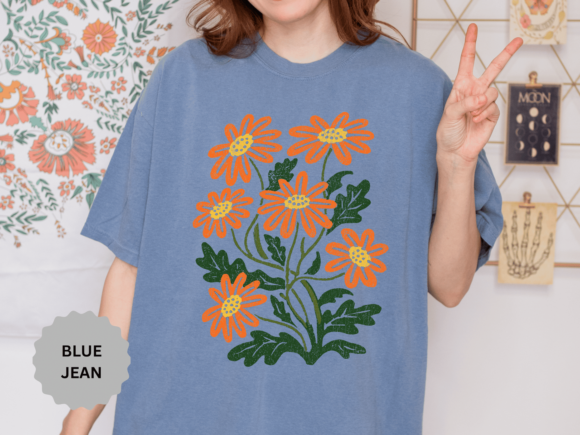 Orange Daisy Graphic Shirt, Retro Floral T-Shirt for Flower Lovers, Groovy Botanical Tee, Cheerful Garden Gift for Women and Gardeners