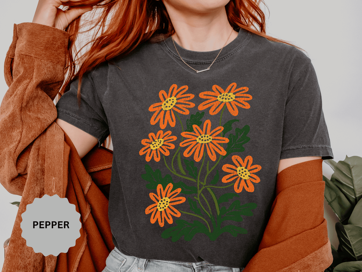 Orange Daisy Graphic Shirt, Retro Floral T-Shirt for Flower Lovers, Groovy Botanical Tee, Cheerful Garden Gift for Women and Gardeners