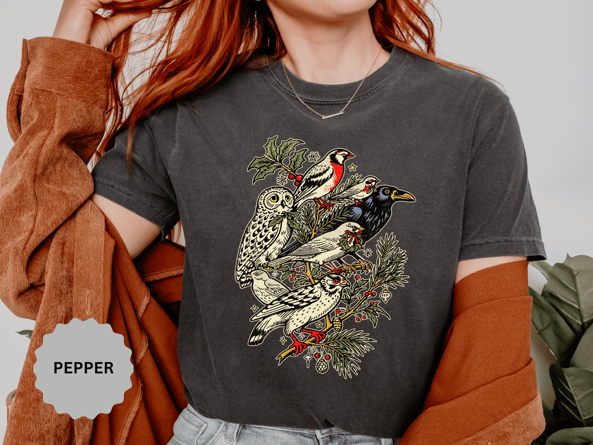 Winter Birds Graphic Shirt, Vintage Woodland T-Shirt for Bird Lovers, Festive Nature Tee, Cozy Christmas Gift for Birdwatchers and Moms