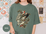 Winter Birds Graphic Shirt, Vintage Woodland T-Shirt for Bird Lovers, Festive Nature Tee, Cozy Christmas Gift for Birdwatchers and Moms
