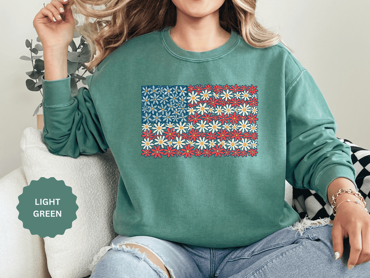 American Flag Floral Sweatshirt, Patriotic Flower Graphic Pullover, Vintage Americana Crewneck, Fourth of July Outfit, USA Gift
