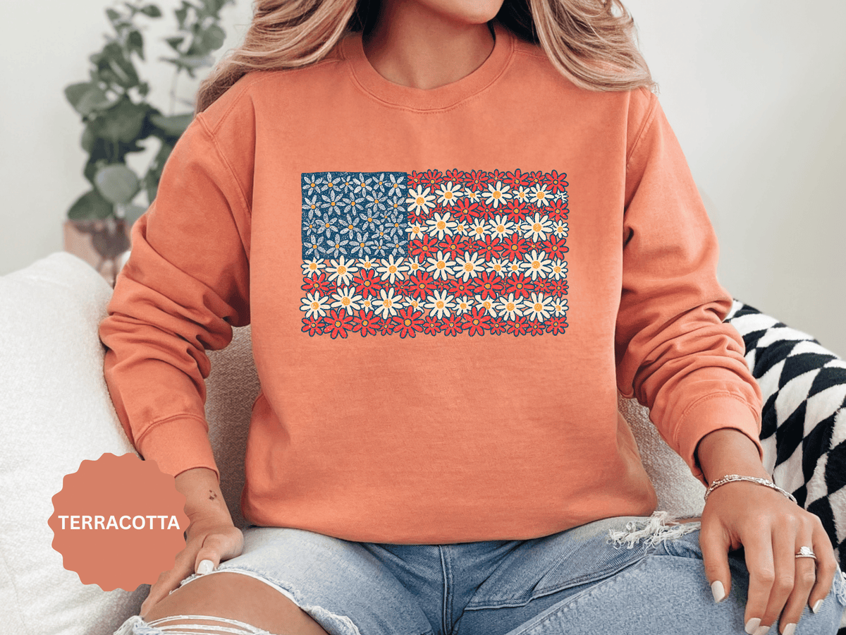 American Flag Floral Sweatshirt, Patriotic Flower Graphic Pullover, Vintage Americana Crewneck, Fourth of July Outfit, USA Gift