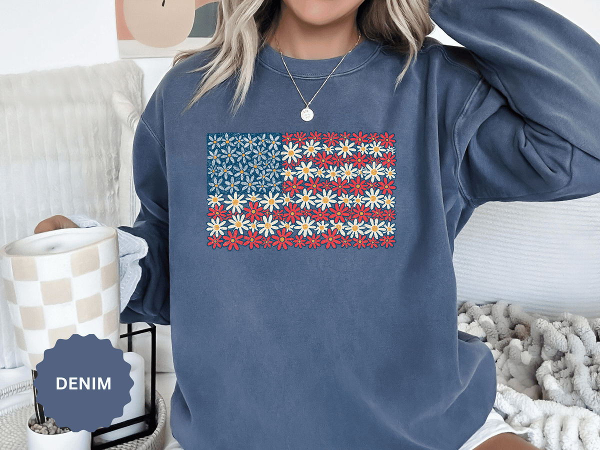 American Flag Floral Sweatshirt, Patriotic Flower Graphic Pullover, Vintage Americana Crewneck, Fourth of July Outfit, USA Gift