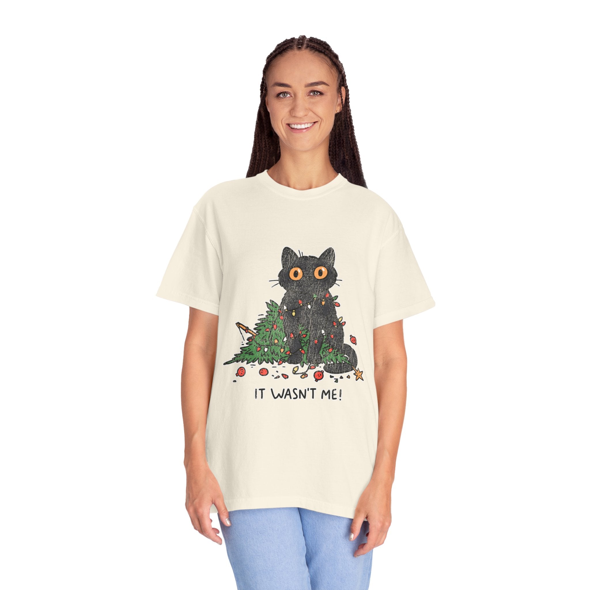 It Wasn't Me Black Cat Christmas Shirt, Funny Holiday T-Shirt, Mischievous Kitty Lights Tee, Gift for Cat Mom, Cat Dad, Christmas Party Top