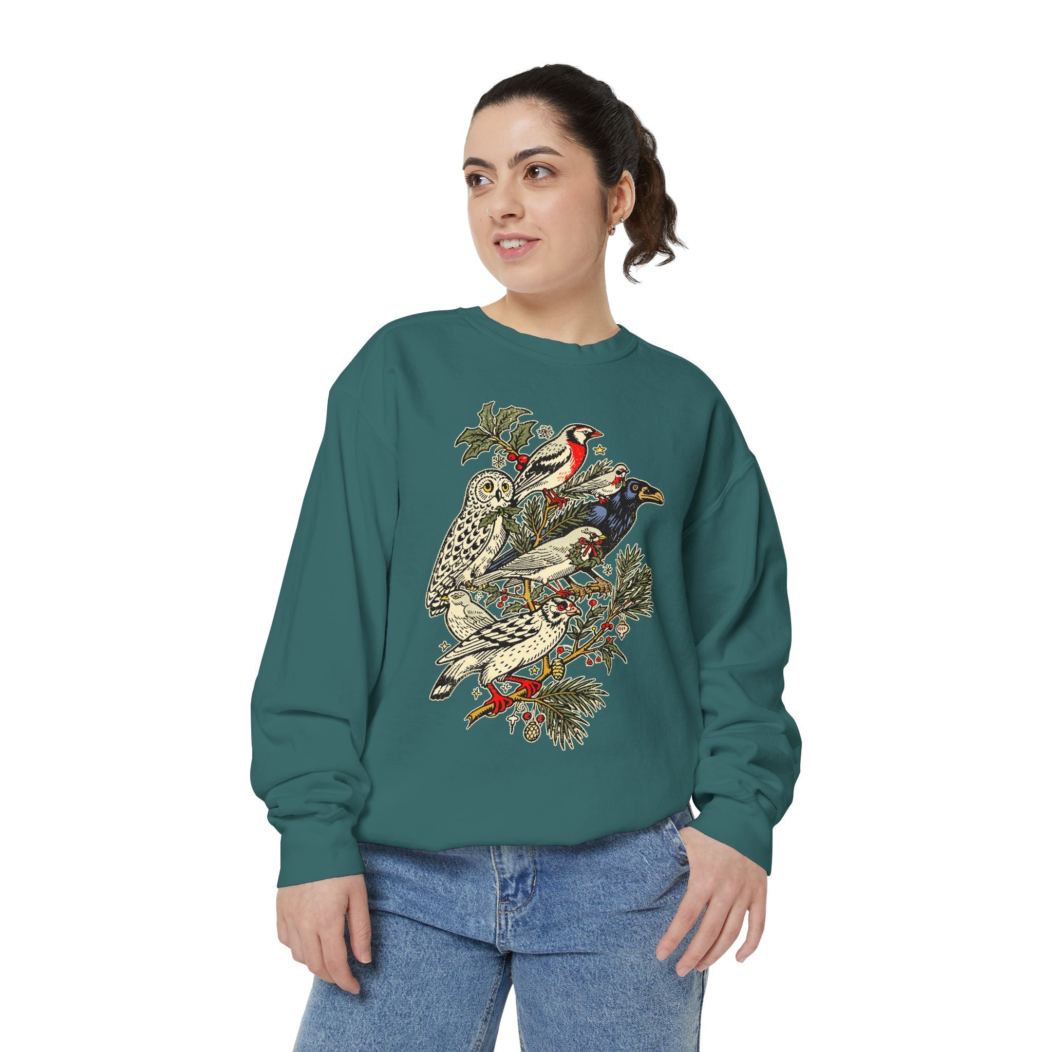 Winter Birds Graphic Sweatshirt, Vintage Woodland Pullover for Bird Lovers, Festive Nature Top, Cozy Christmas Gift for Birdwatchers