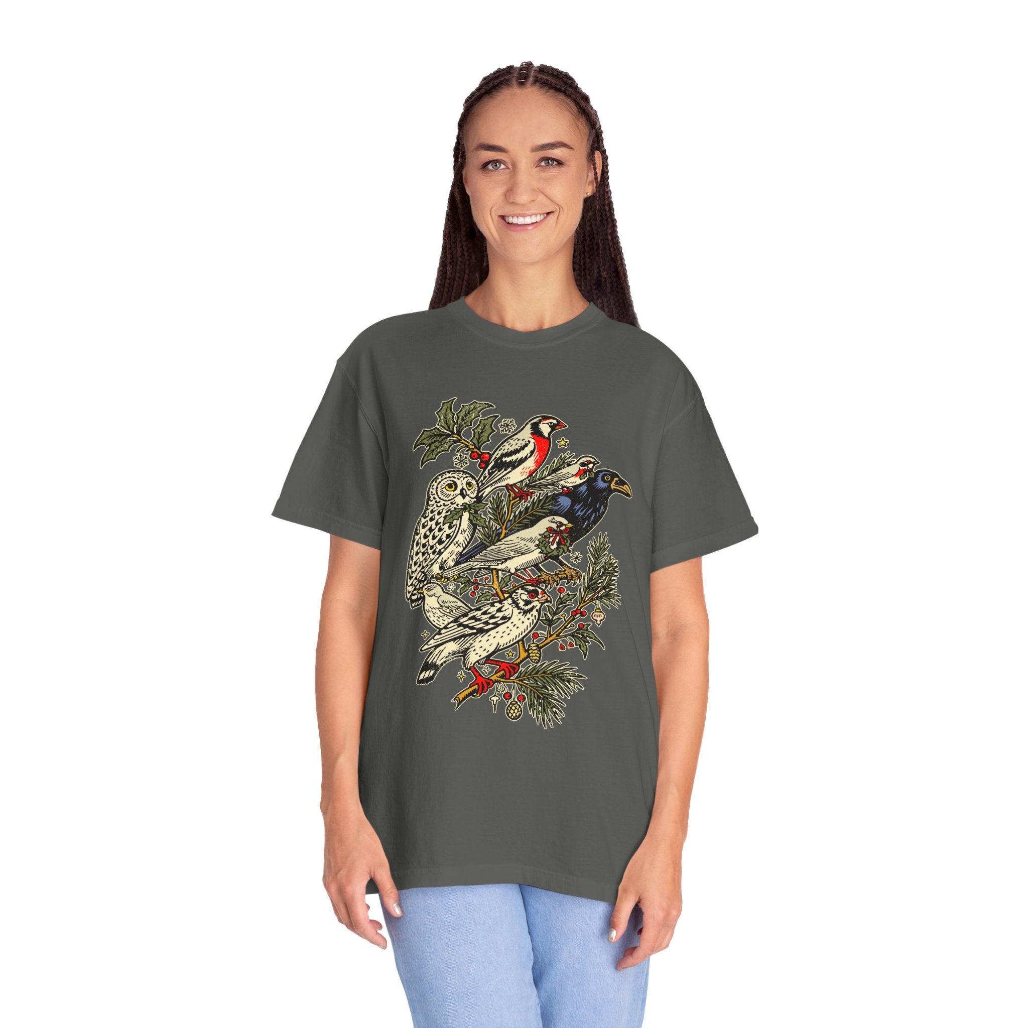 Winter Birds Graphic Shirt, Vintage Woodland T-Shirt for Bird Lovers, Festive Nature Tee, Cozy Christmas Gift for Birdwatchers and Moms