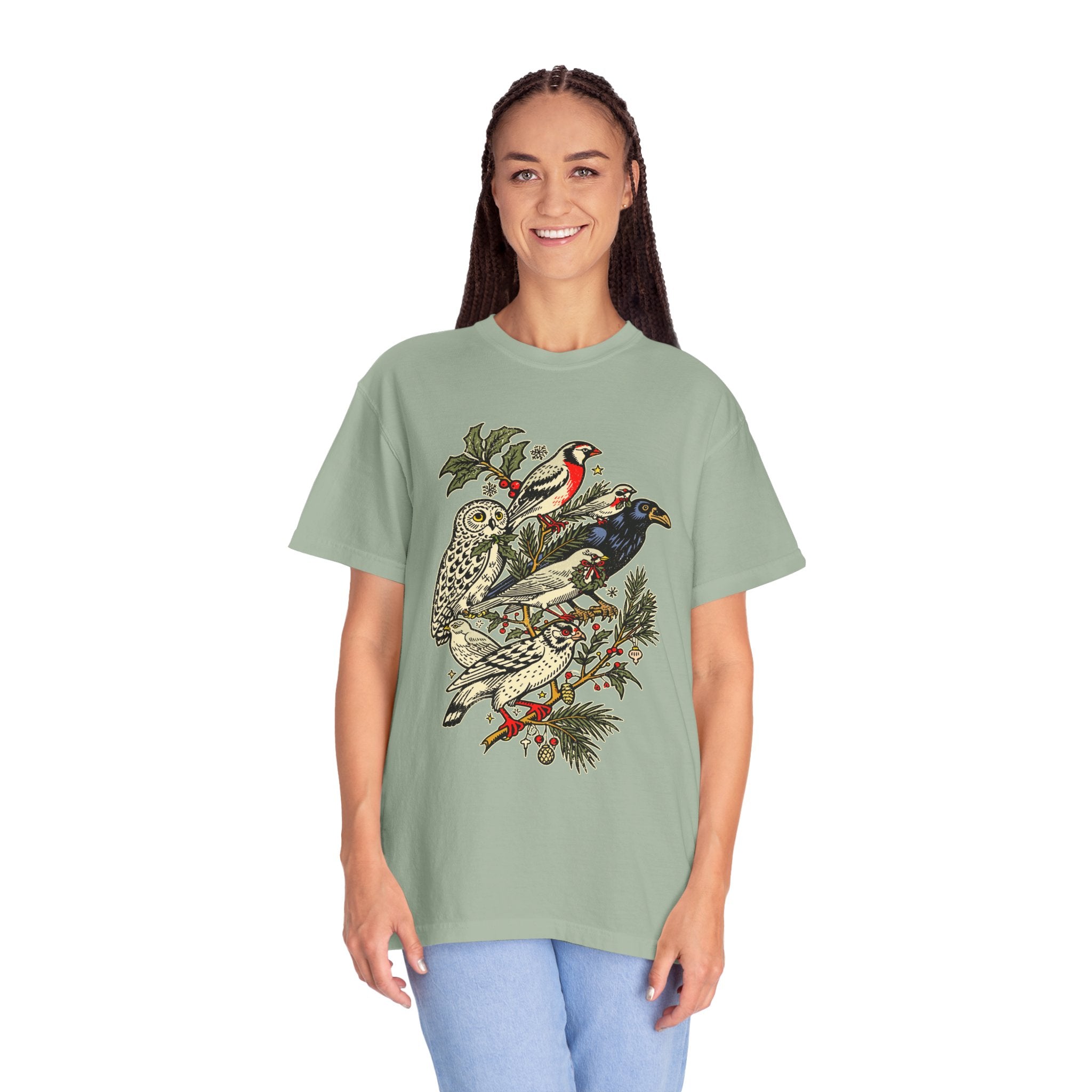 Winter Birds Graphic Shirt, Vintage Woodland T-Shirt for Bird Lovers, Festive Nature Tee, Cozy Christmas Gift for Birdwatchers and Moms