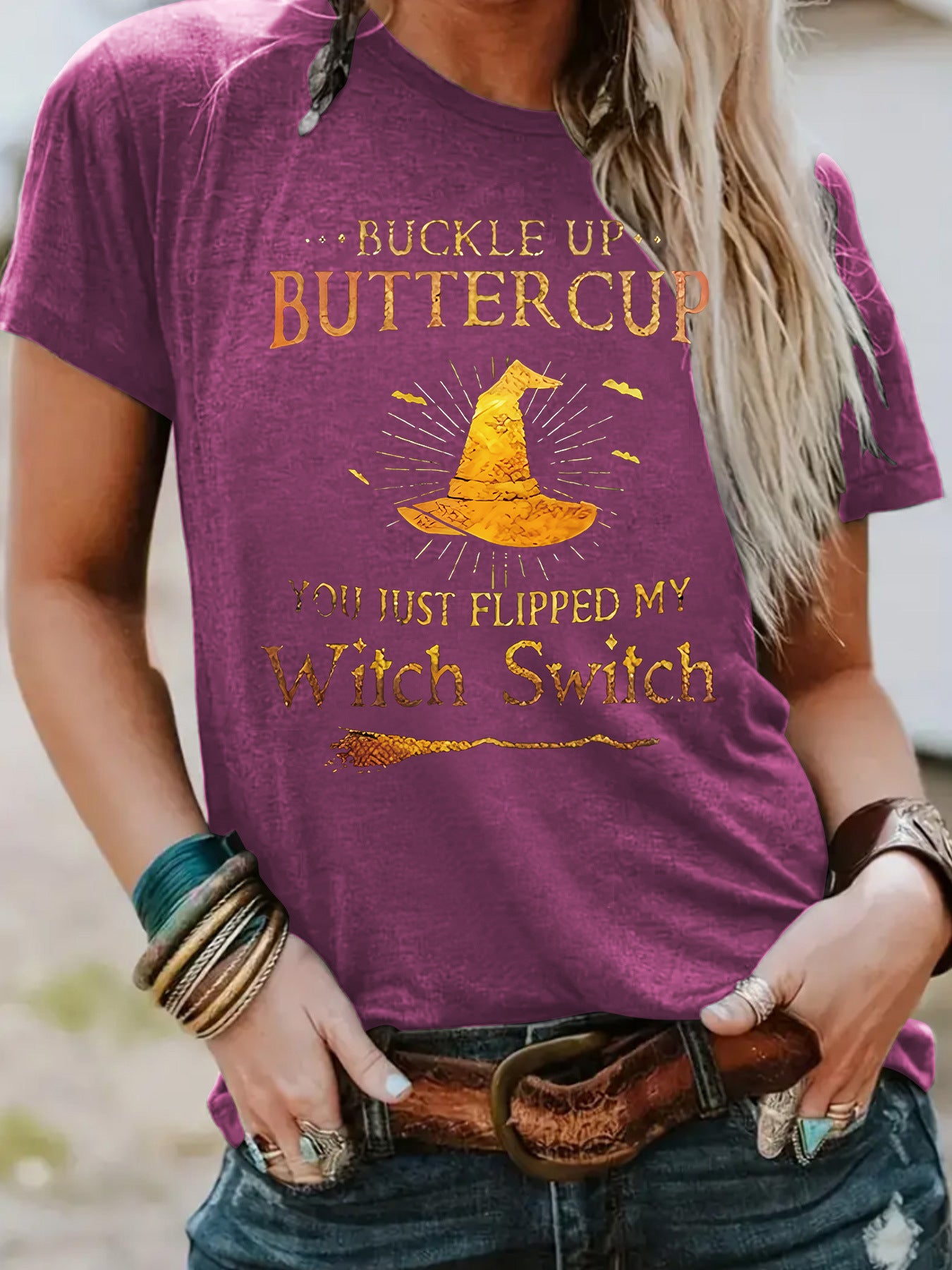 T-shirt Halloween letters and wizard hat