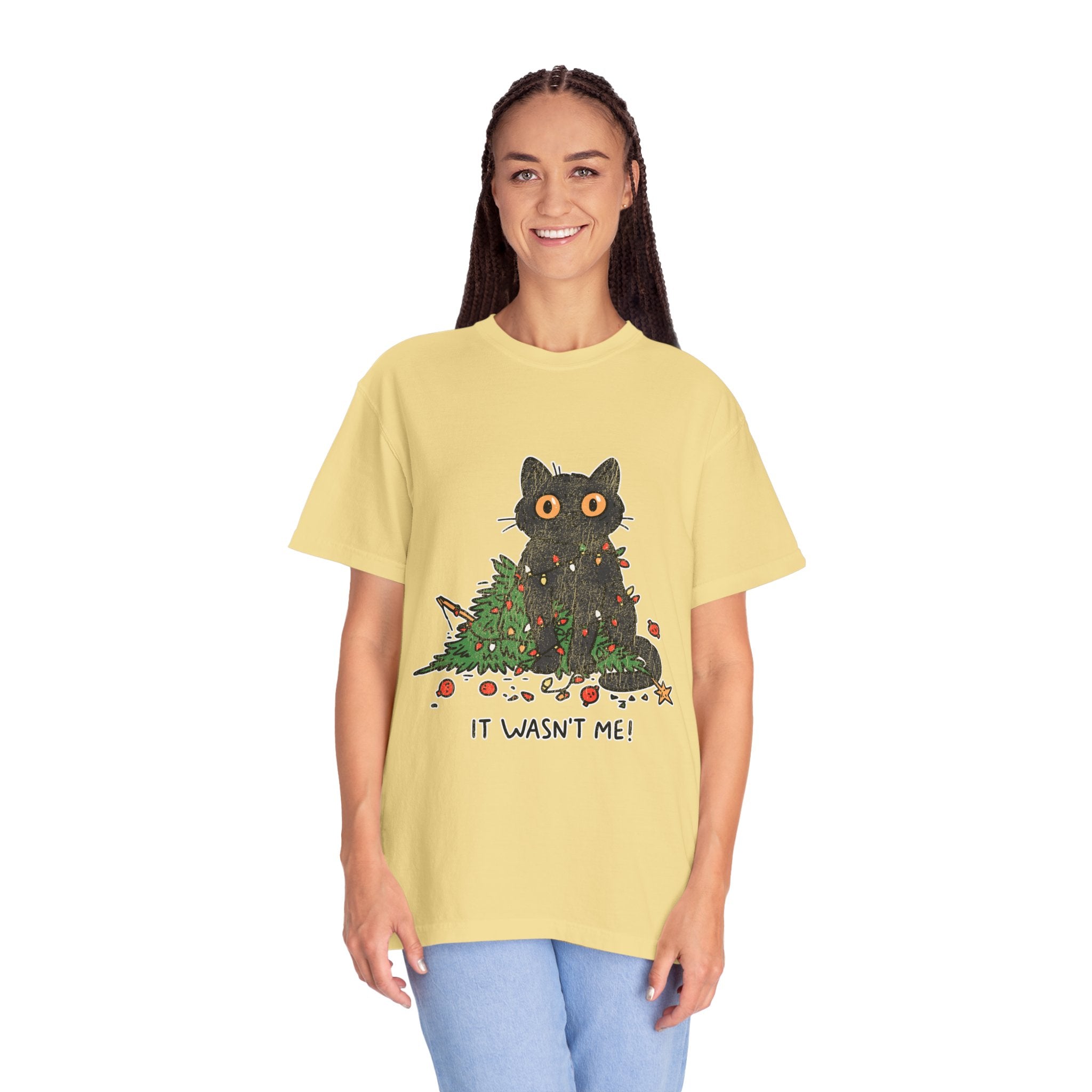 It Wasn't Me Black Cat Christmas Shirt, Funny Holiday T-Shirt, Mischievous Kitty Lights Tee, Gift for Cat Mom, Cat Dad, Christmas Party Top