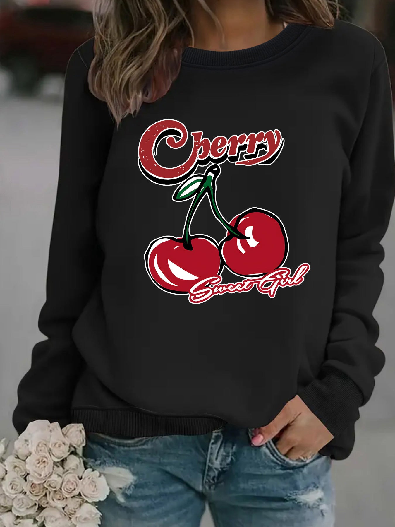 Long sleeved round neck pullover sweatshirt sweatshirt