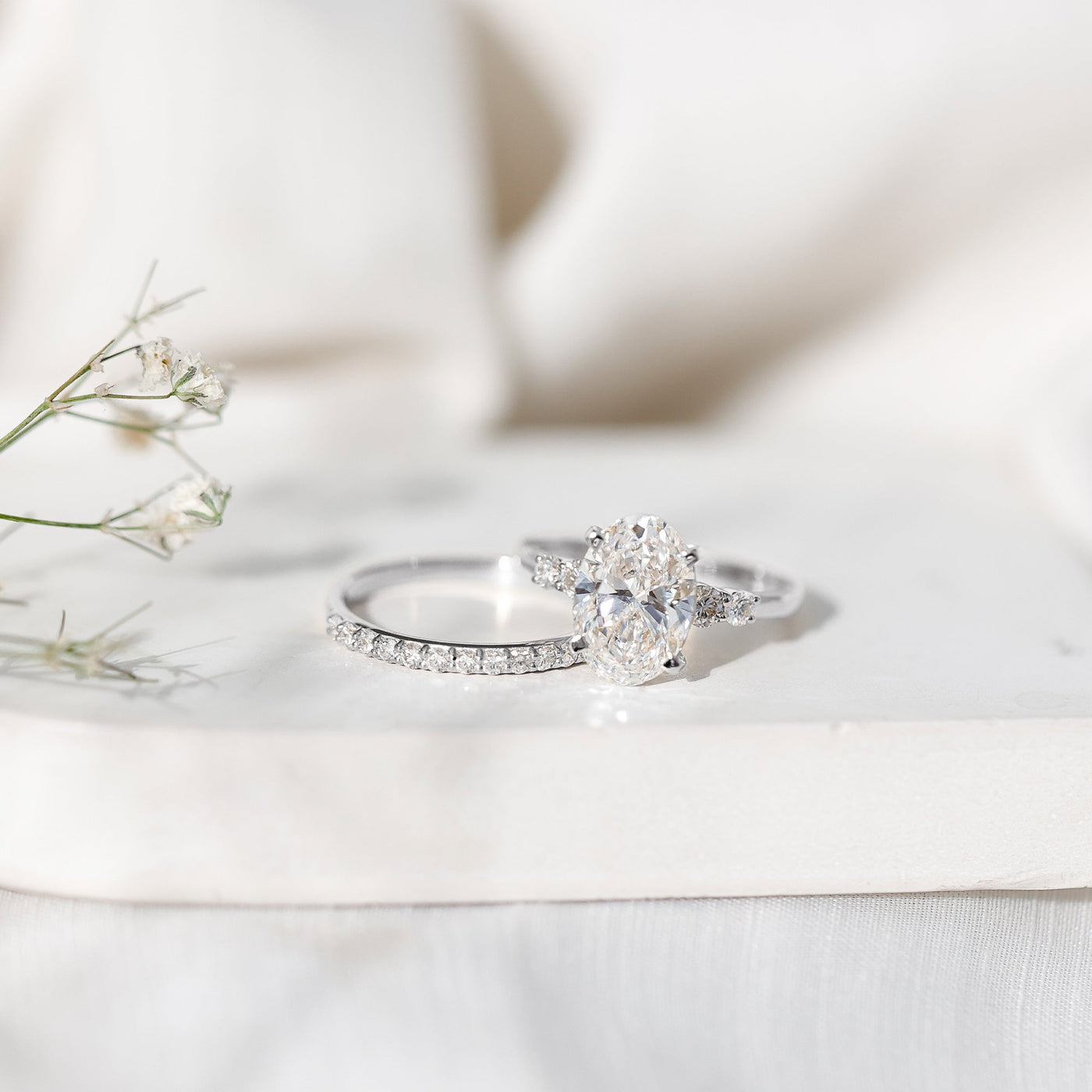 4 Carat Oval Wedding Ring Set with IGI Certified Lab Grown Diamond
