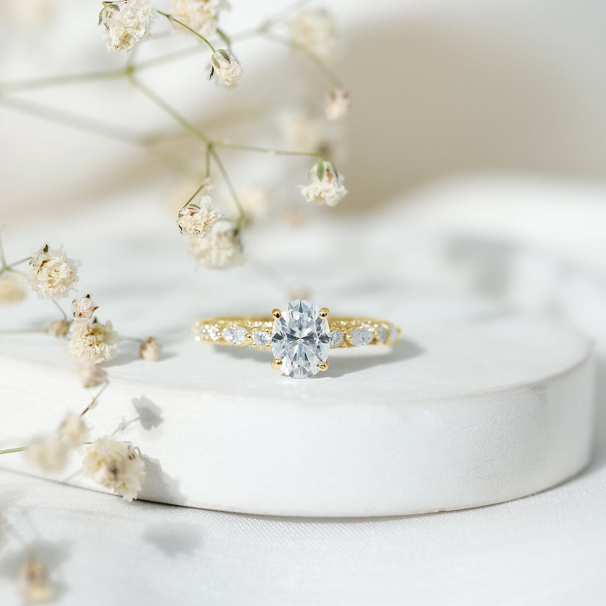 1 Carat IGI Certified Oval Cut Lab Grown Diamond Solitaire Engagement Ring