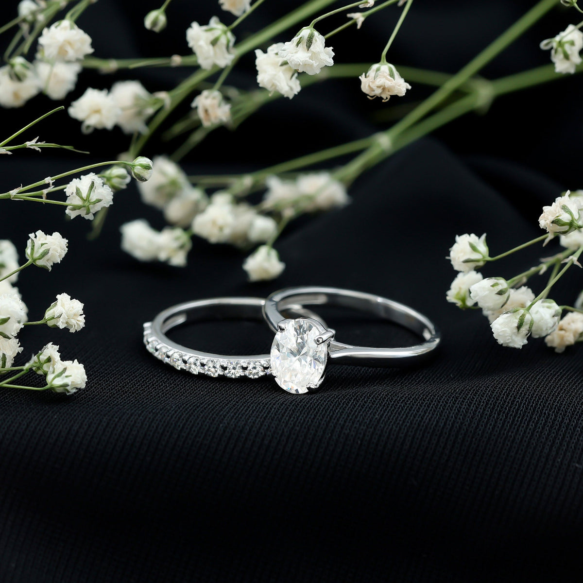 IGI Certified Lab Grown Diamond Oval Engagement Ring with Wedding Band