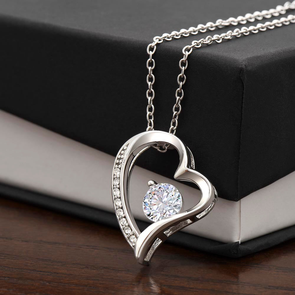 Forever Love Necklace – Classic Heart Pendant Gift