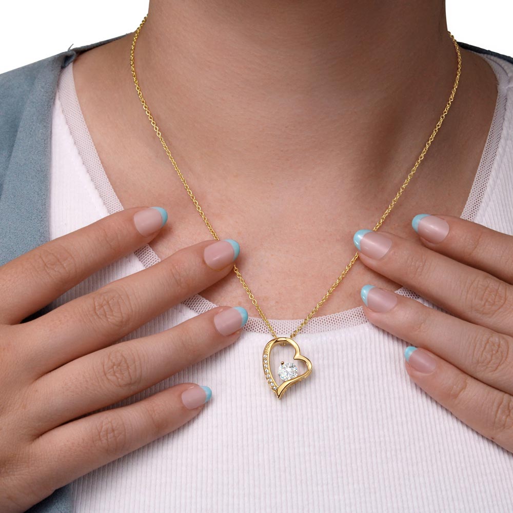 Forever Love Necklace – Classic Heart Pendant Gift
