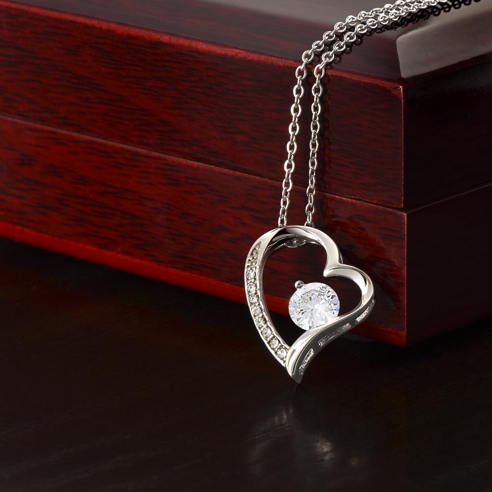 Forever Love Necklace – Classic Heart Pendant Gift